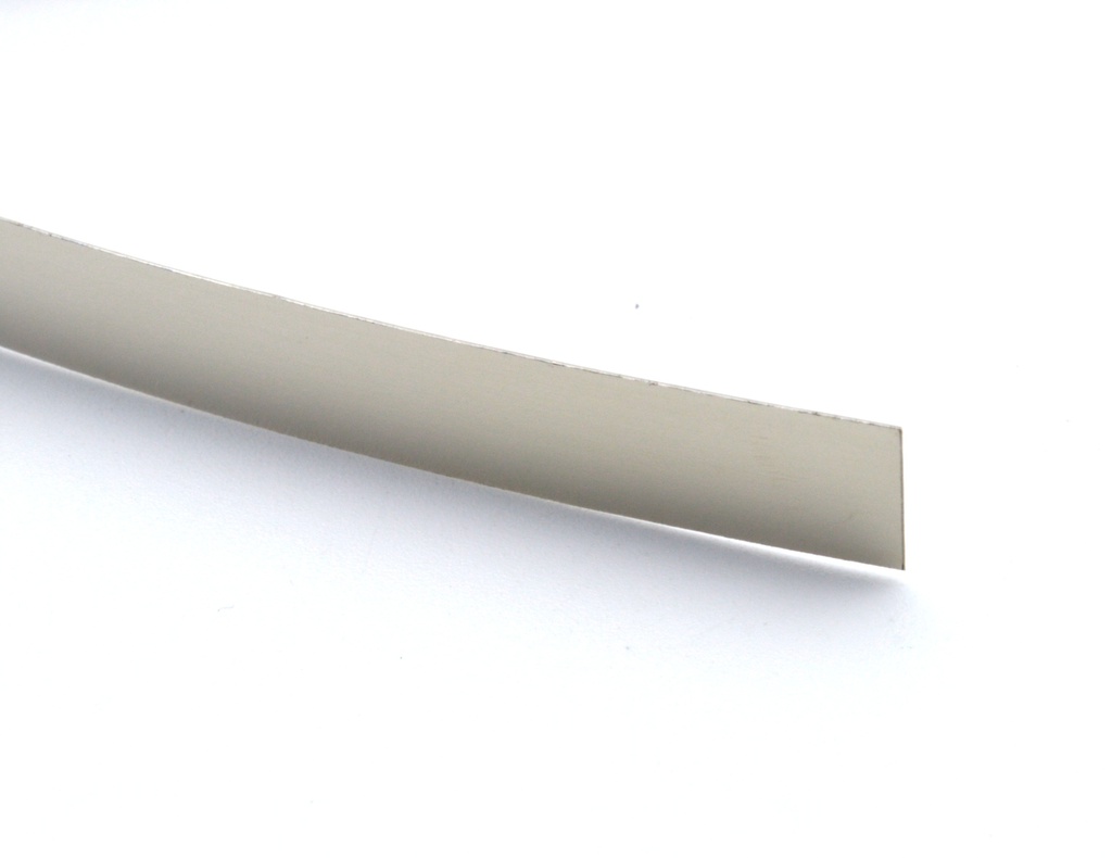 Pletina de Níquel de espesor 0,15mm y ancho 8mm (1m)